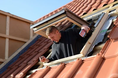 Pose de fenêtres de toit Velux à Louâtre